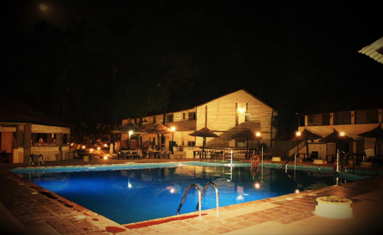 Badala Park Hotel Коту Екстер'єр фото